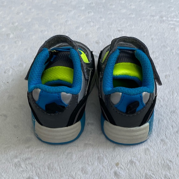 Athletic Works Baby Shoes (size 2) - Picture 4 of 7